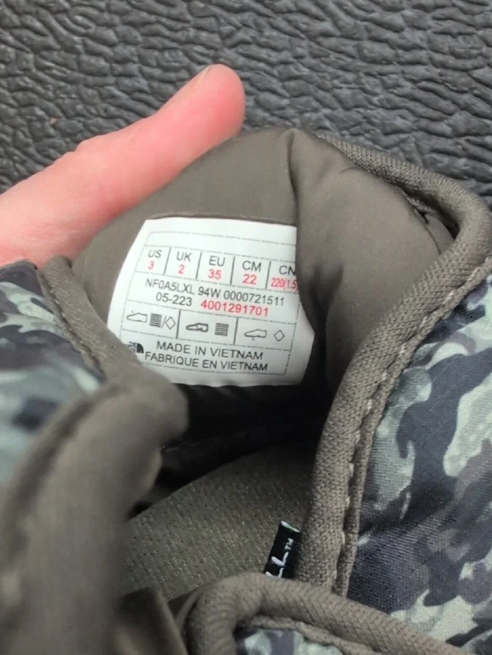 NWOT Camo The North Face Kids Thermoball Traction booties, Slippers, Camp Shoes